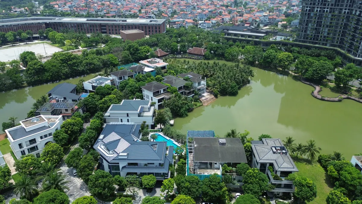 Các căn biệt thự ven hồ có hồ bơi riêng